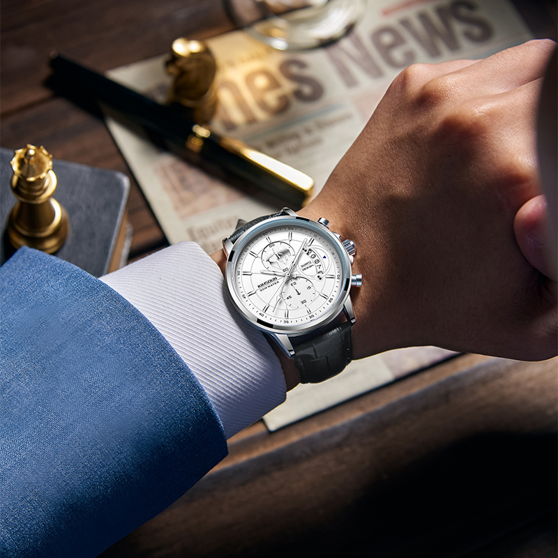 Carlophis K-1815B Linear Ultra-Thin Watch - Unisex & Small Seconds Dial